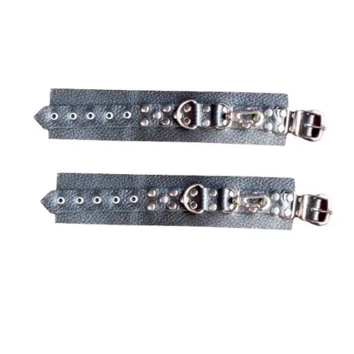 Наручники кожаные с карабином, черные photo 1